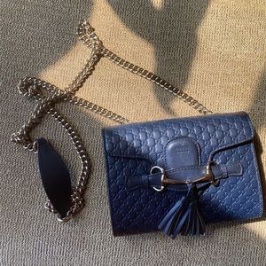 Gucci emily mini microguccissima crossbody bag